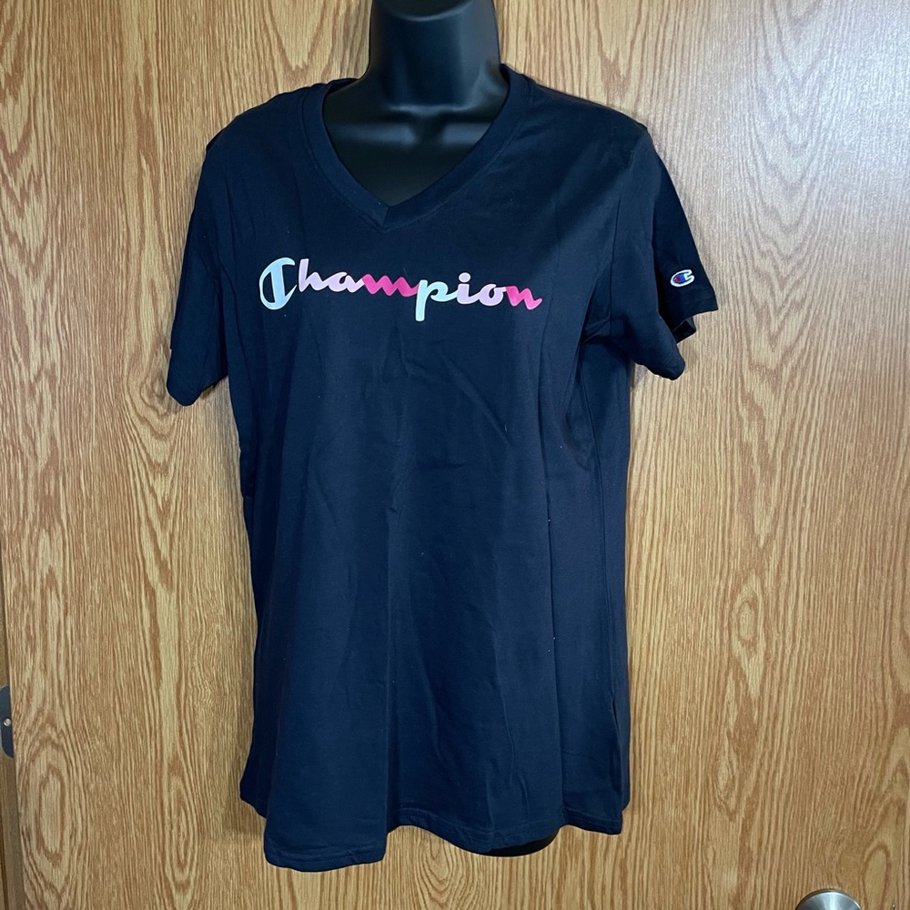 Women’s V-Neck Champion Tee-Shirt, M NWT